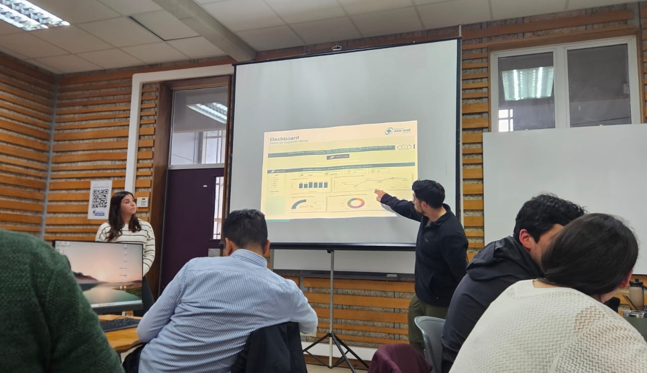Capacitaciones en análisis y modelamiento de datos fortalecen competencias en el uso de herramientas para la gestión de información en establecimientos de salud de la Provincia de Osorno