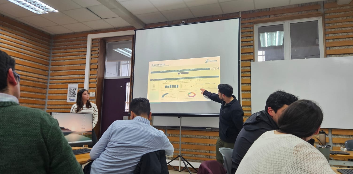 Capacitaciones en análisis y modelamiento de datos fortalecen competencias en el uso de herramientas para la gestión de información en establecimientos de salud de la Provincia de Osorno